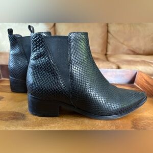 MARC FISHER Black Chelsea Boots